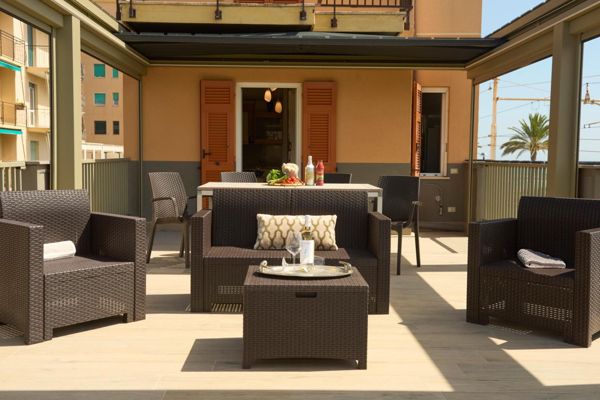 Apartmán Terrazza Sul Mare A Pietra Ligure Exteriér fotografie