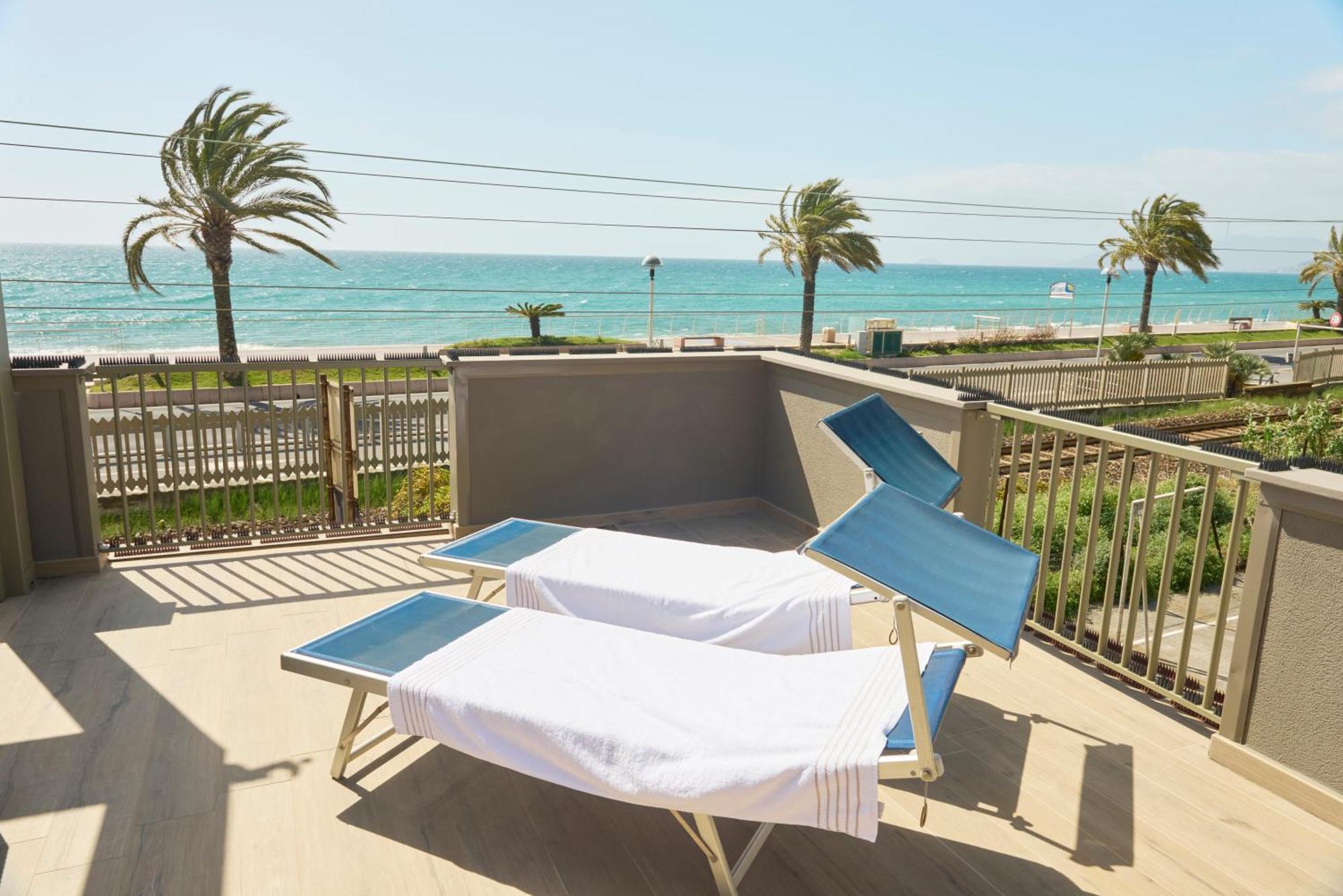 Apartmán Terrazza Sul Mare A Pietra Ligure Exteriér fotografie