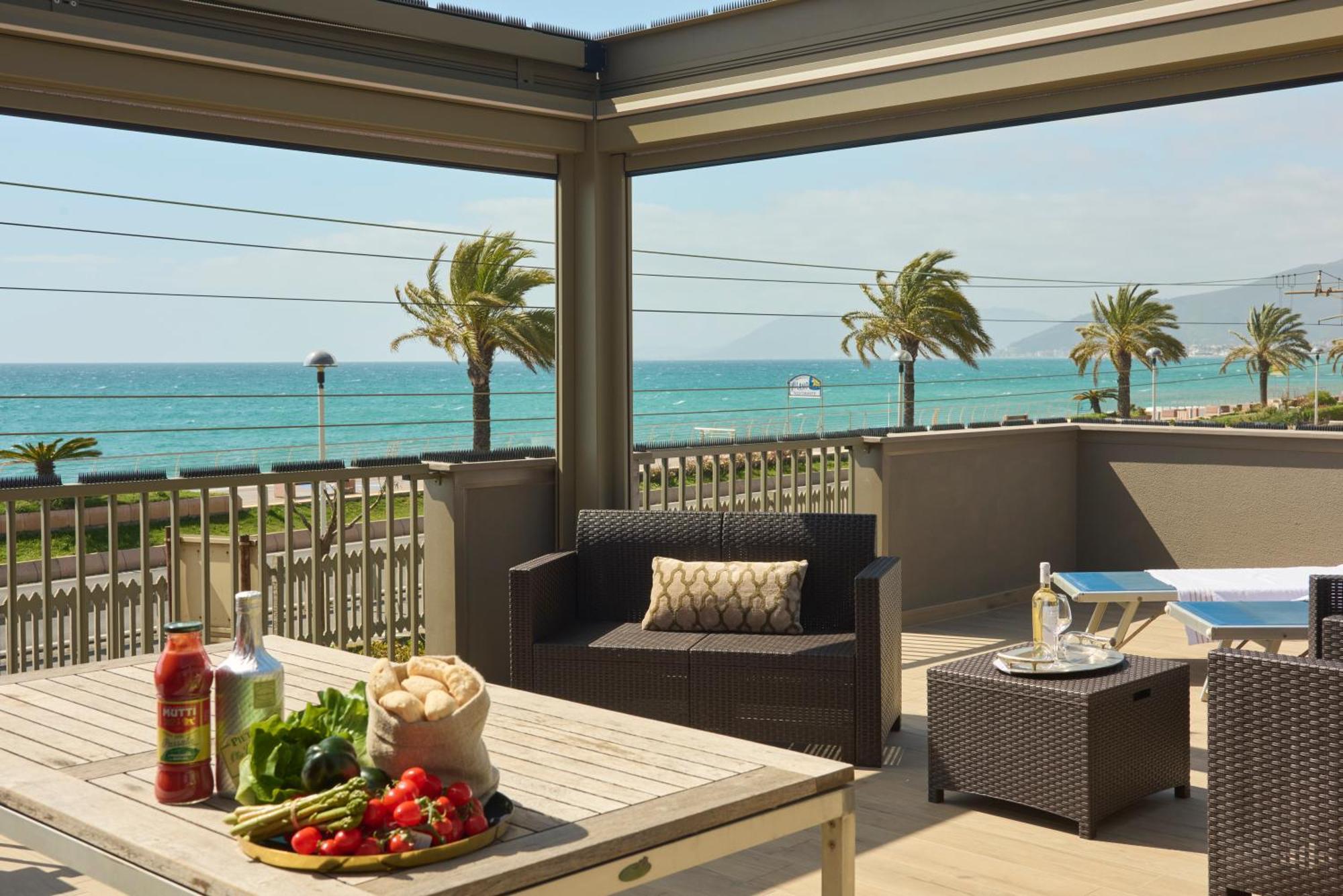 Apartmán Terrazza Sul Mare A Pietra Ligure Exteriér fotografie
